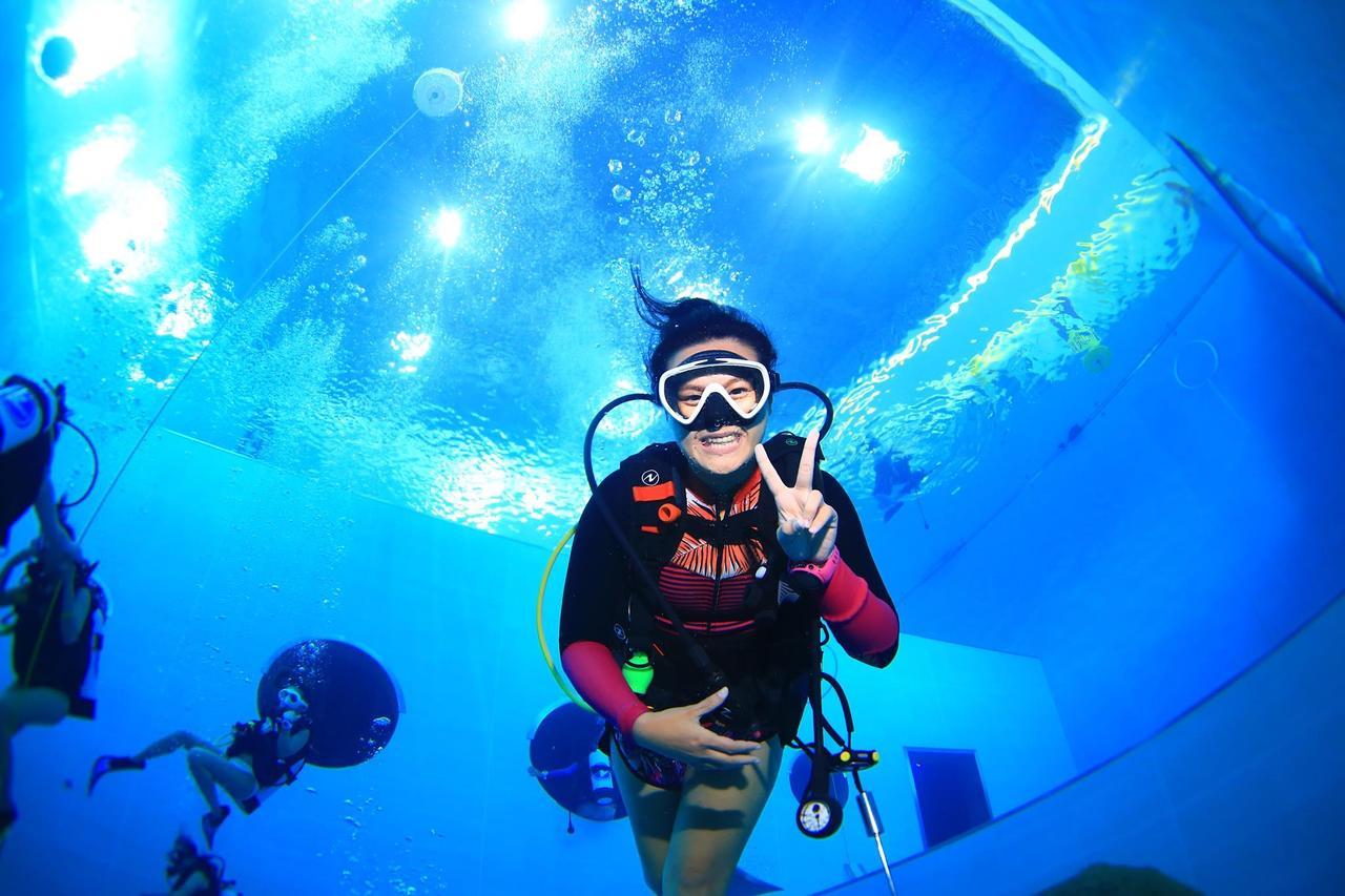 Divecube Hotel Тайчжун Экстерьер фото