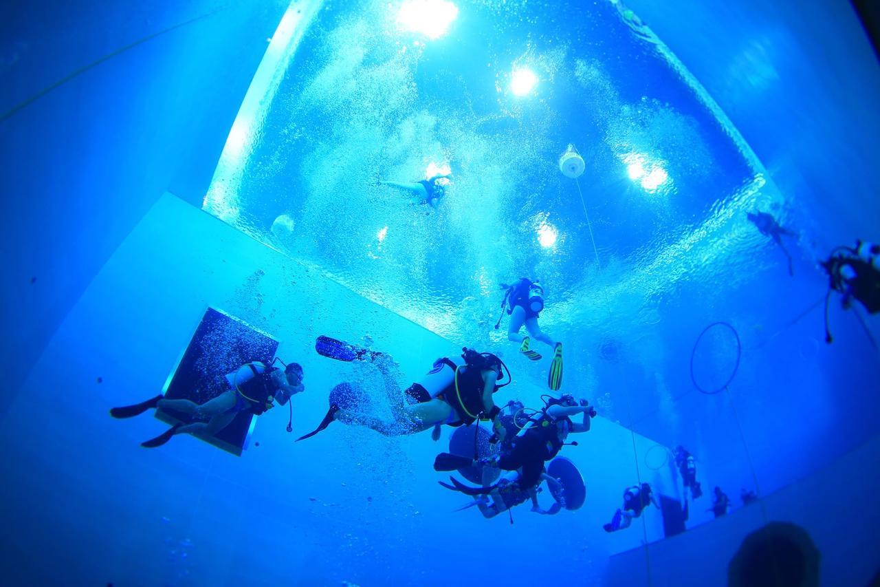 Divecube Hotel Тайчжун Экстерьер фото