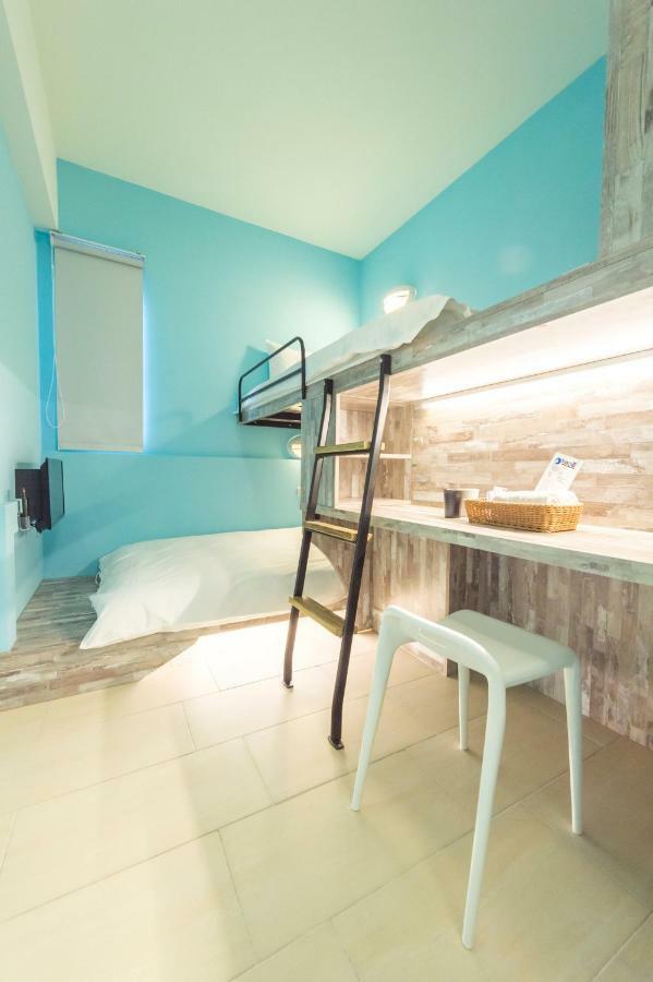 Divecube Hotel Тайчжун Экстерьер фото